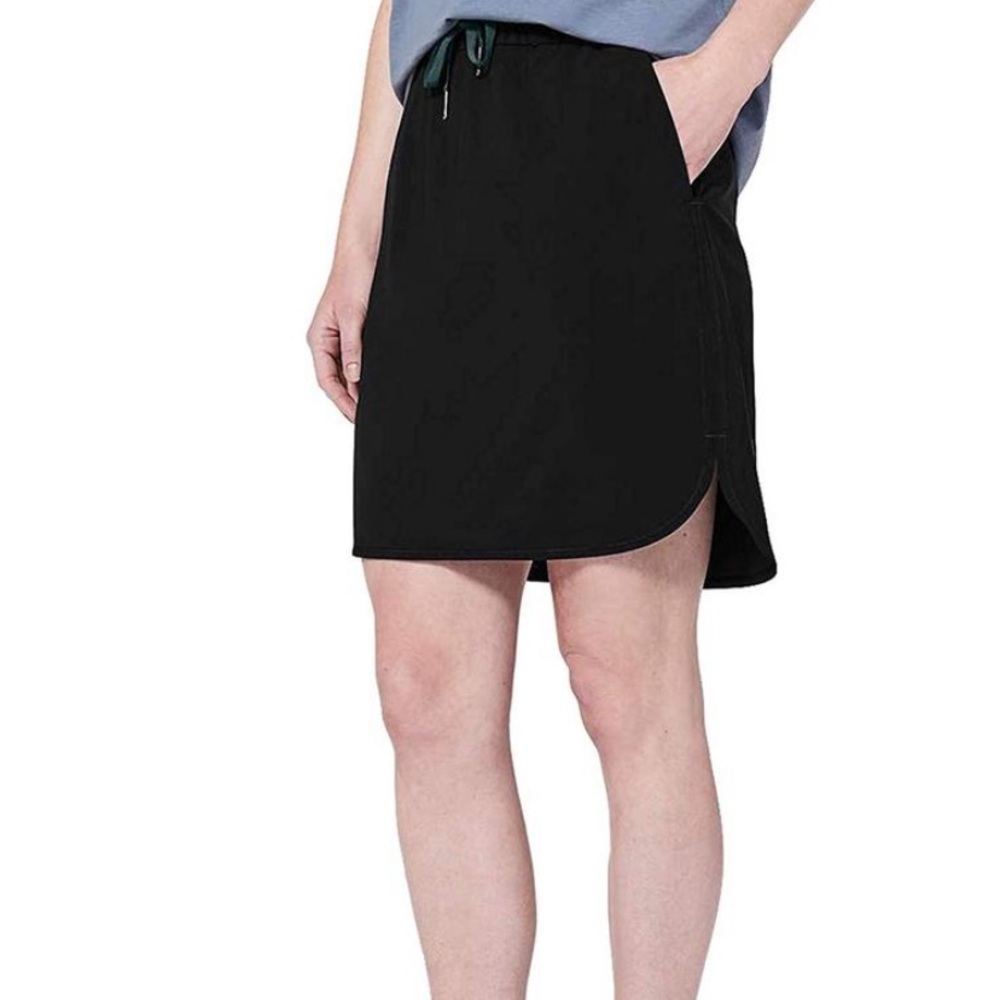 Lululemon On the Fly Skirt Size 8 - Black